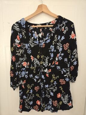 Hilary Radley Black Floral V-Neck Tie-Waist Top Blouse with Blue and Red Blooms